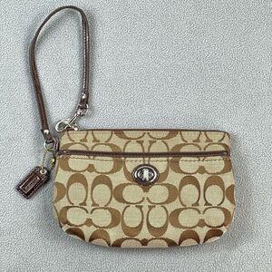 Coach Wristlet Park Signature Medium Brown Khaki Purse Turnlock Canvas Leather